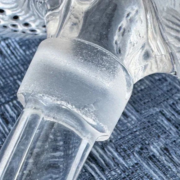 Signed Lalique Crystal Flower Perfume Stopper – Frosted Clear – France - Picture 3 of 16